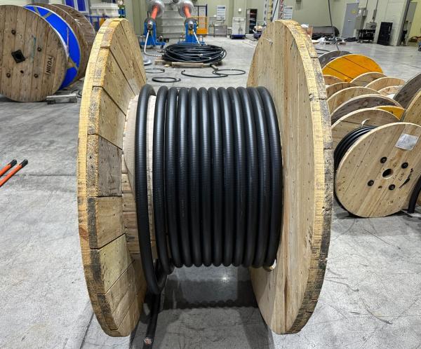 케이블(0.6/1 kV 가교 폴리에틸렌 절연 폴리올레핀 내부 시스 알루미늄 인터록 외장 폴