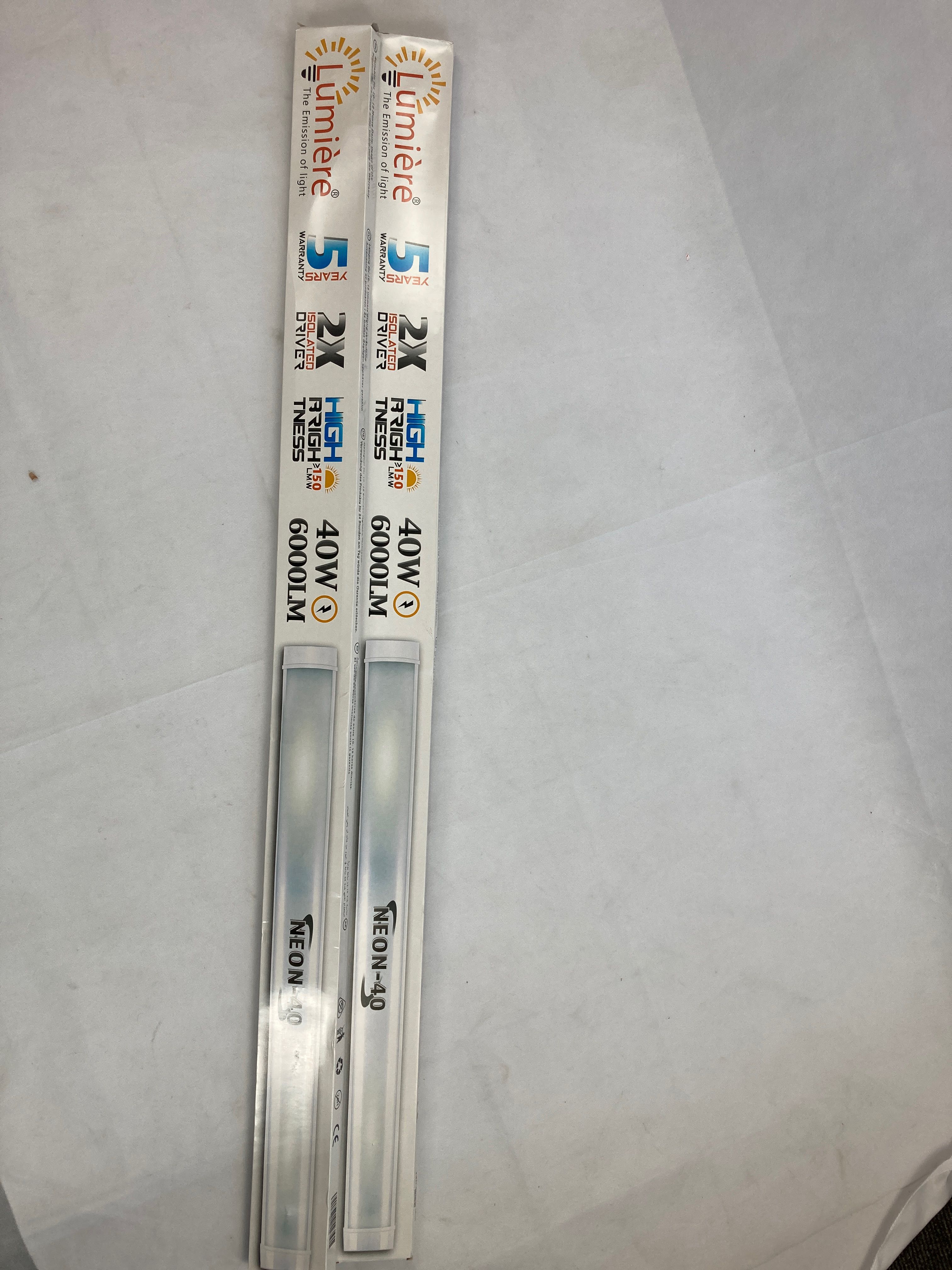 Ceiling LED light ; LUMIÈRE ; NEON-40 LED armatur