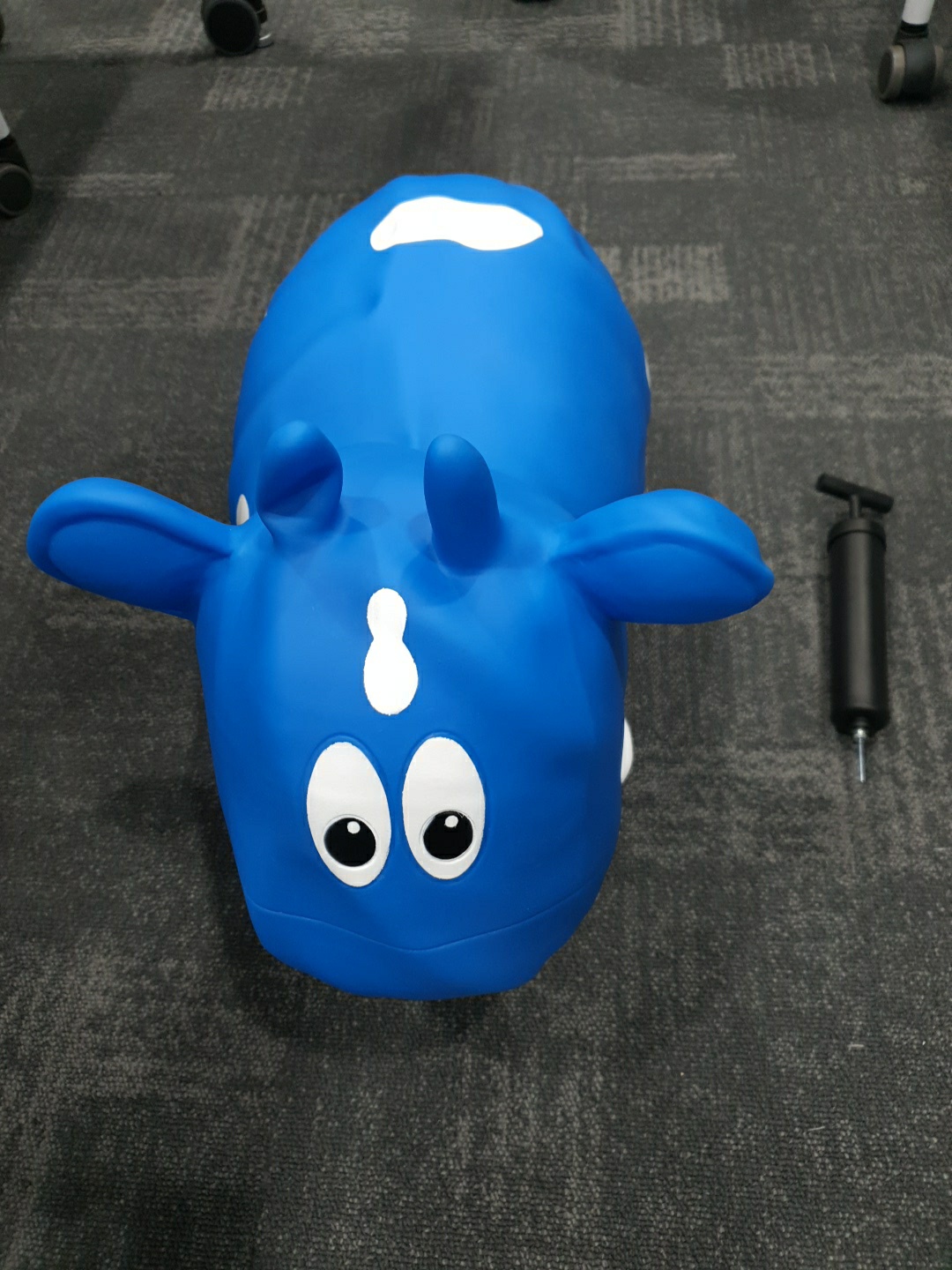 완구 [FHA1103 FARM HOPPER-BLUE COW]