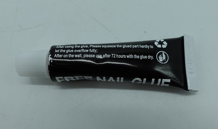 FREE NAIL GLUE